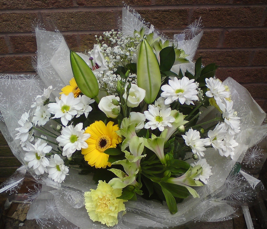 Florist in Rugeley Fine Flowers Fine Flowers by Lynne