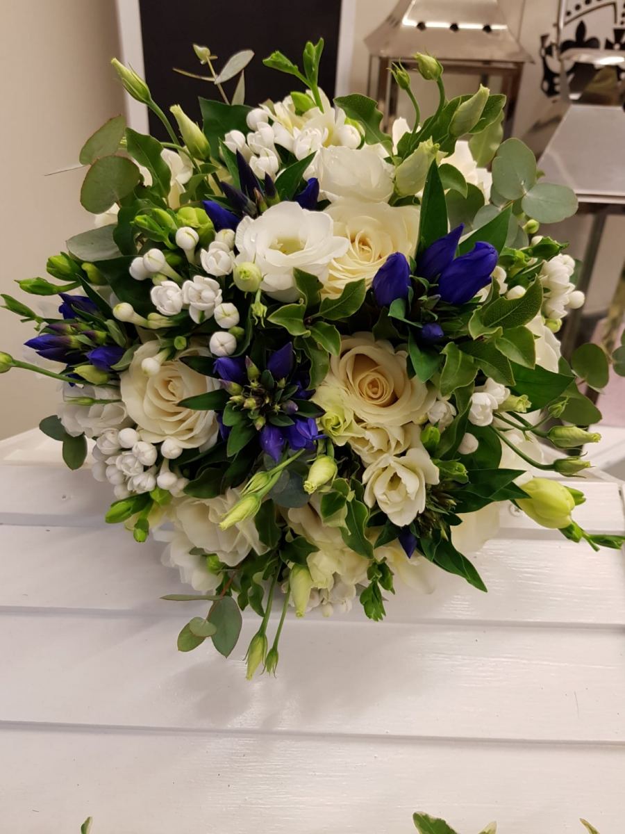 bridal-handtied-wedding-flowers-rugeley-florist-staffordshire-020