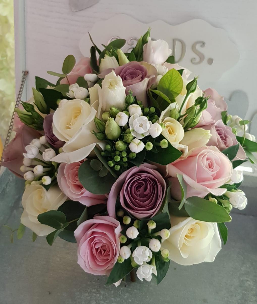 bridal-handtied-wedding-flowers-rugeley-florist-staffordshire-025