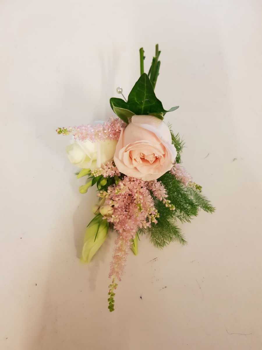 buttonholdes-wedding-flowers-rugeley-florist-staffordshire-033