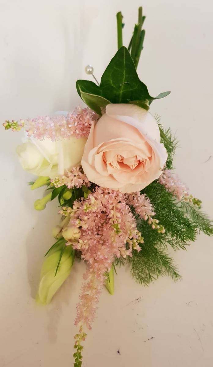 buttonholdes-wedding-flowers-rugeley-florist-staffordshire-034