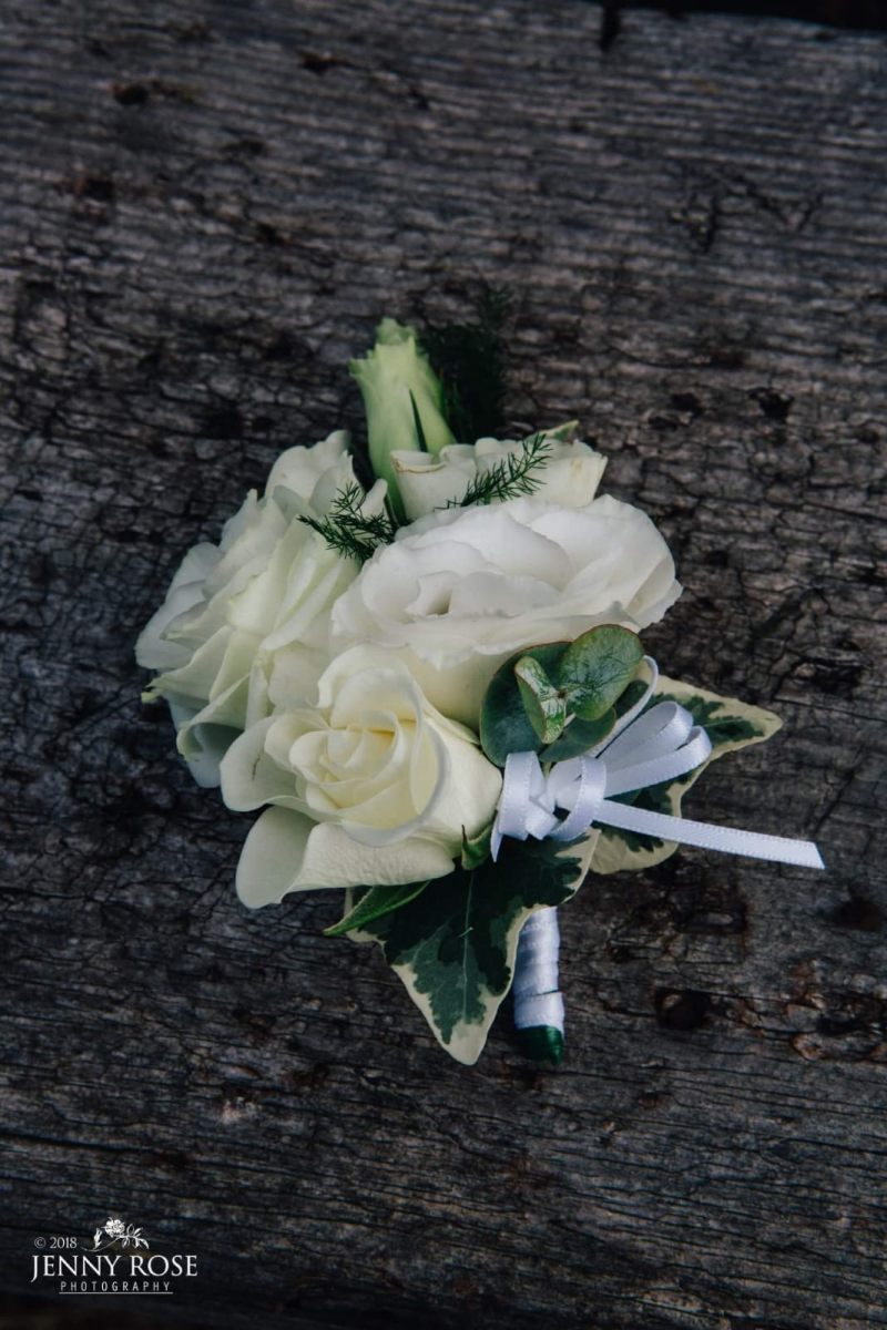 buttonholdes-wedding-flowers-rugeley-florist-staffordshire-039