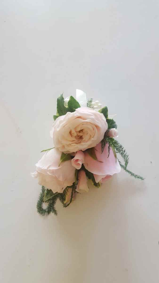buttonholdes-wedding-flowers-rugeley-florist-staffordshire-050