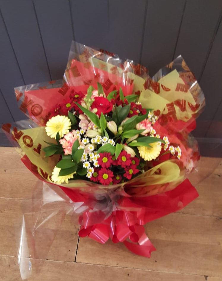 valentines-flowers-rugeley-florist-staffordshire-008