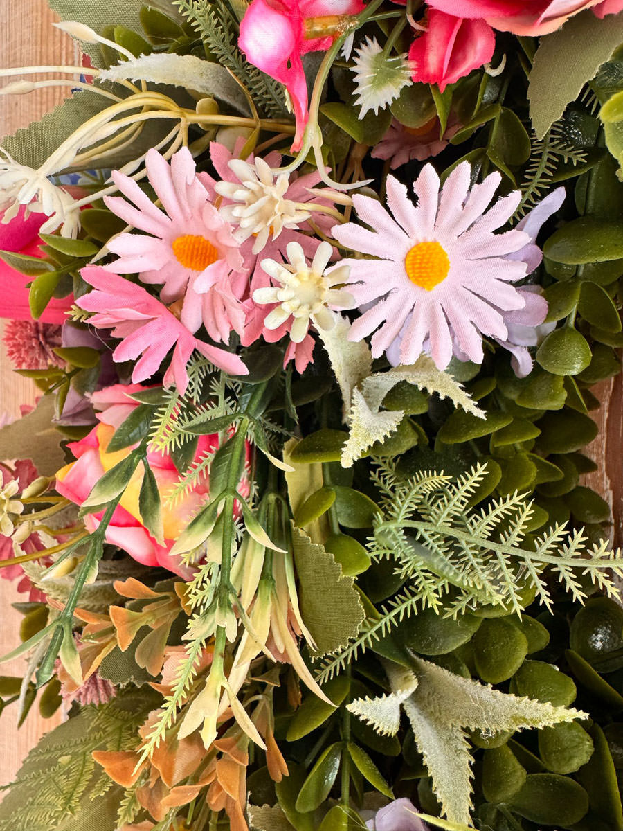 Daisy Wreath | Artifical Wreaths Hand Made for UK Delivery by Fine Flowers