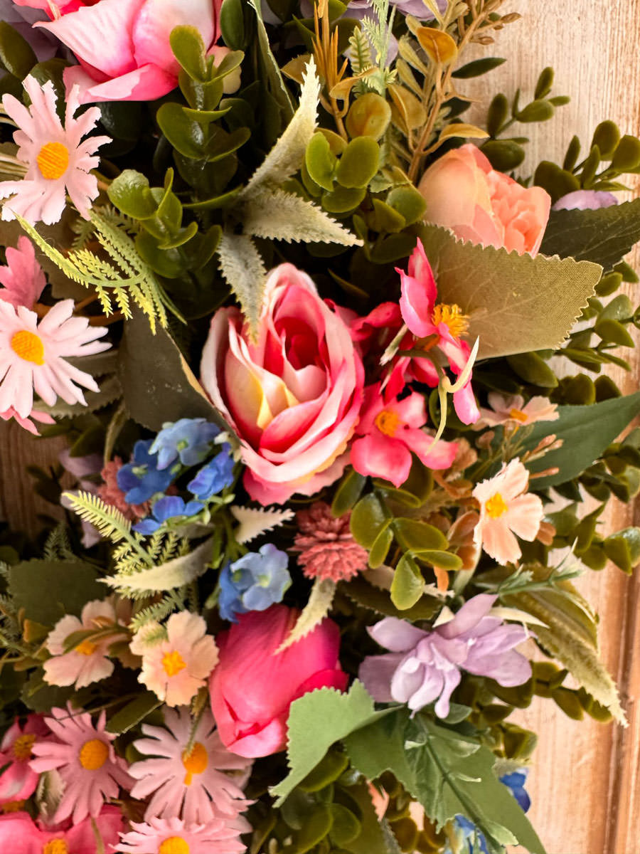 Daisy Wreath | Artifical Wreaths Hand Made for UK Delivery by Fine Flowers